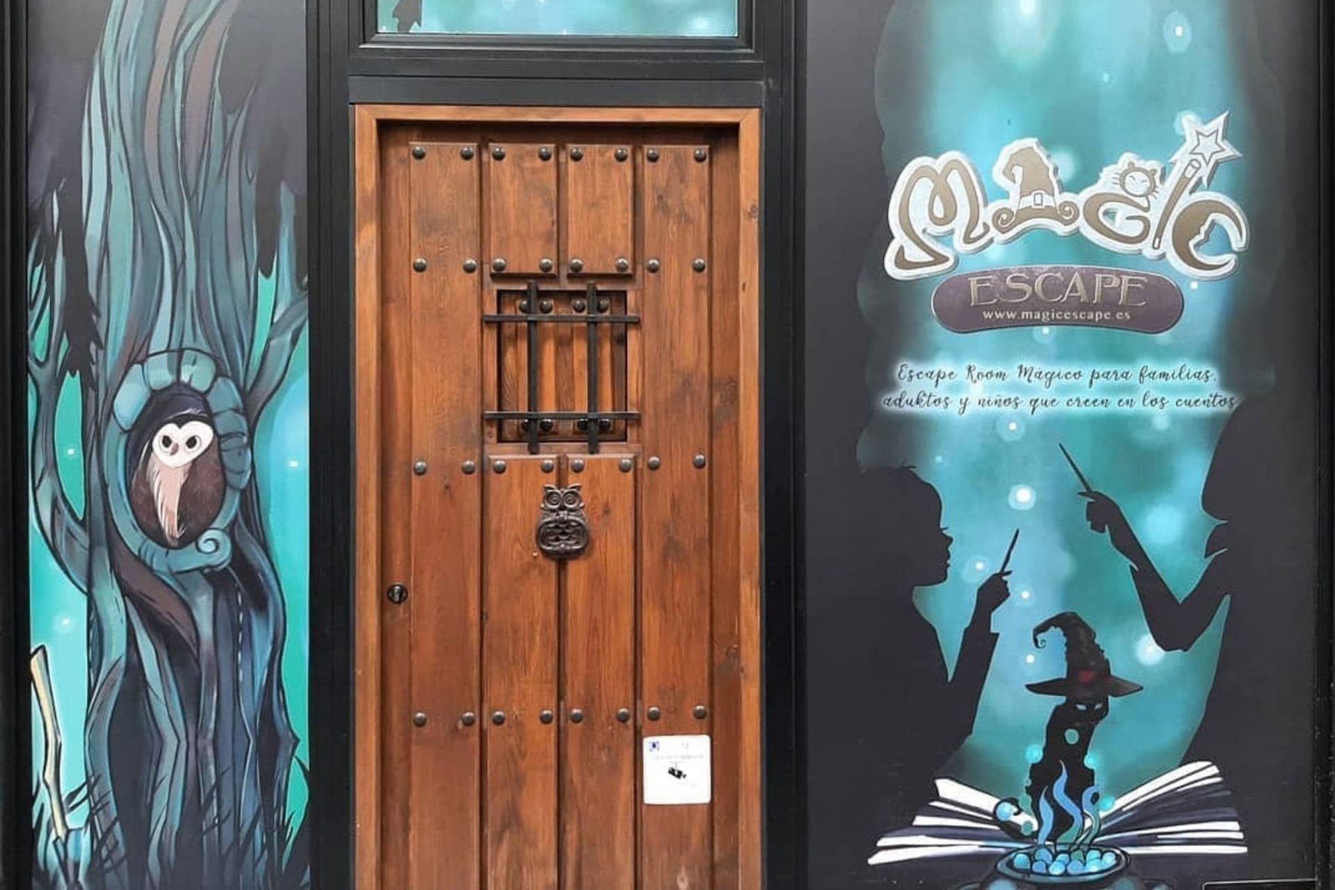 Entrada de Magic Escape Room en el Carrer de Ramón y Cajal, 67, en Gràcia.